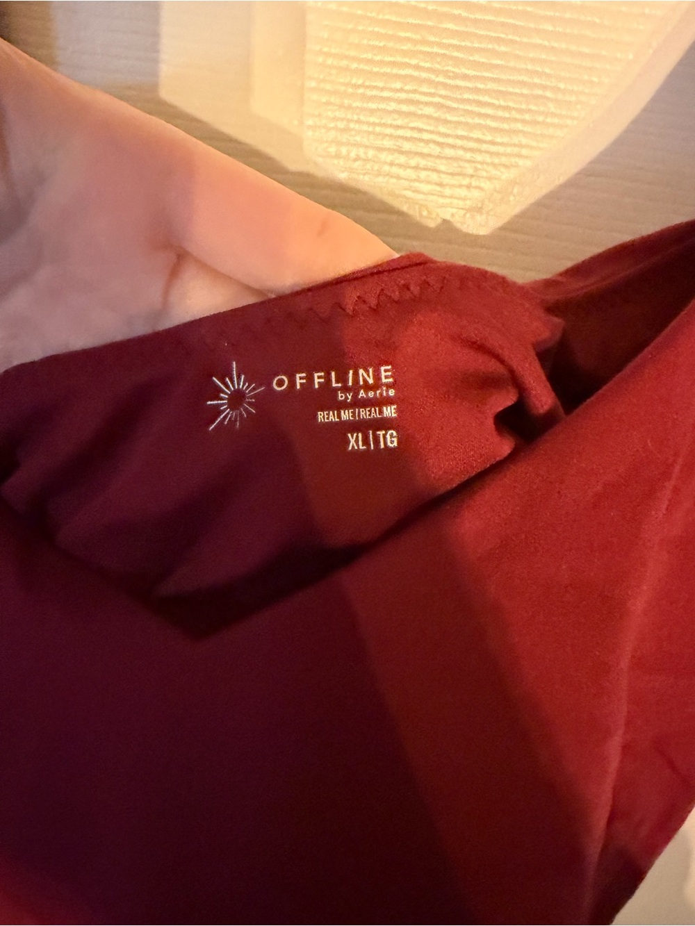 aerie Wine Red V-Neck Sports Bra - Picture 3 of 3